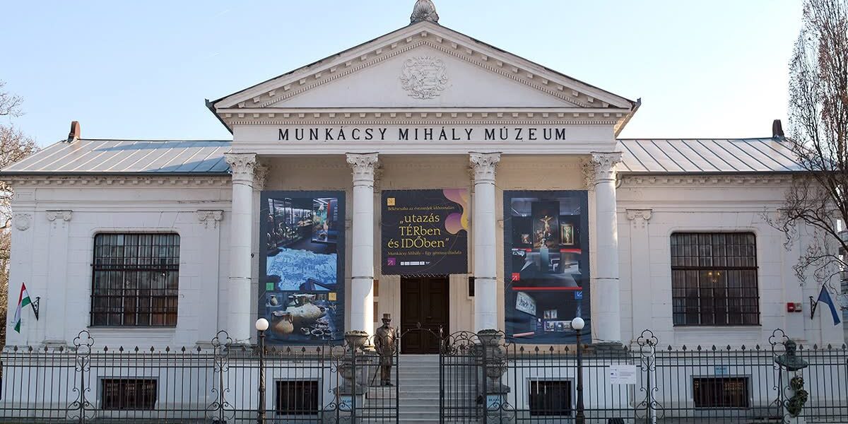 A múzeum épülete. A Munkácsy Mihály Múzeumot ábrázoló illusztráló kép